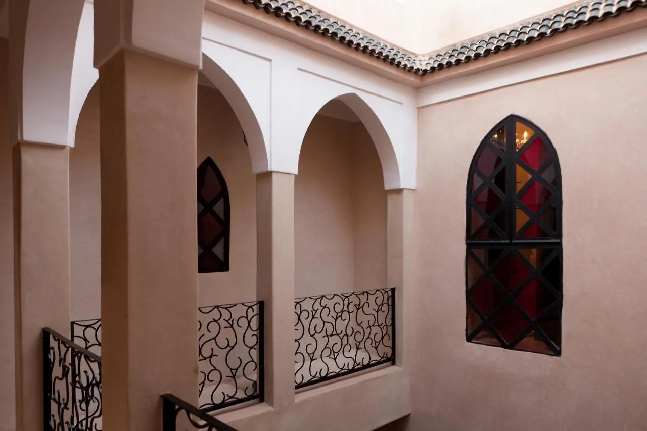 Riad Le Rubis contacts